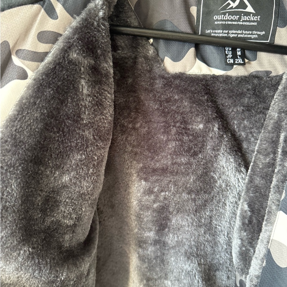 Outdoor jacket - Picture 2 of 3